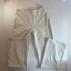 Lululemon ribbed flare leggings in a beautiful neutral cream color 🤍